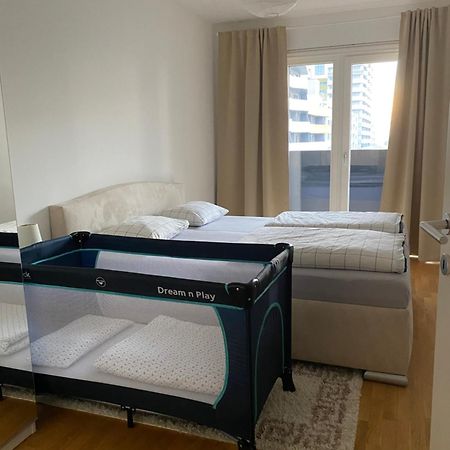 2 Bedroom Apartment Next To Metro U1 And Garage Parking Wien Exterior foto