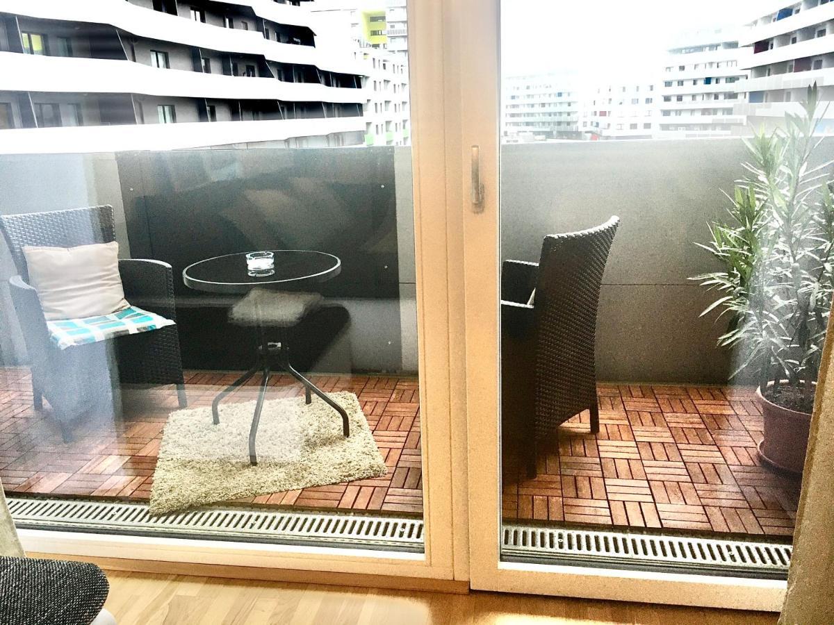 2 Bedroom Apartment Next To Metro U1 And Garage Parking Wien Exterior foto