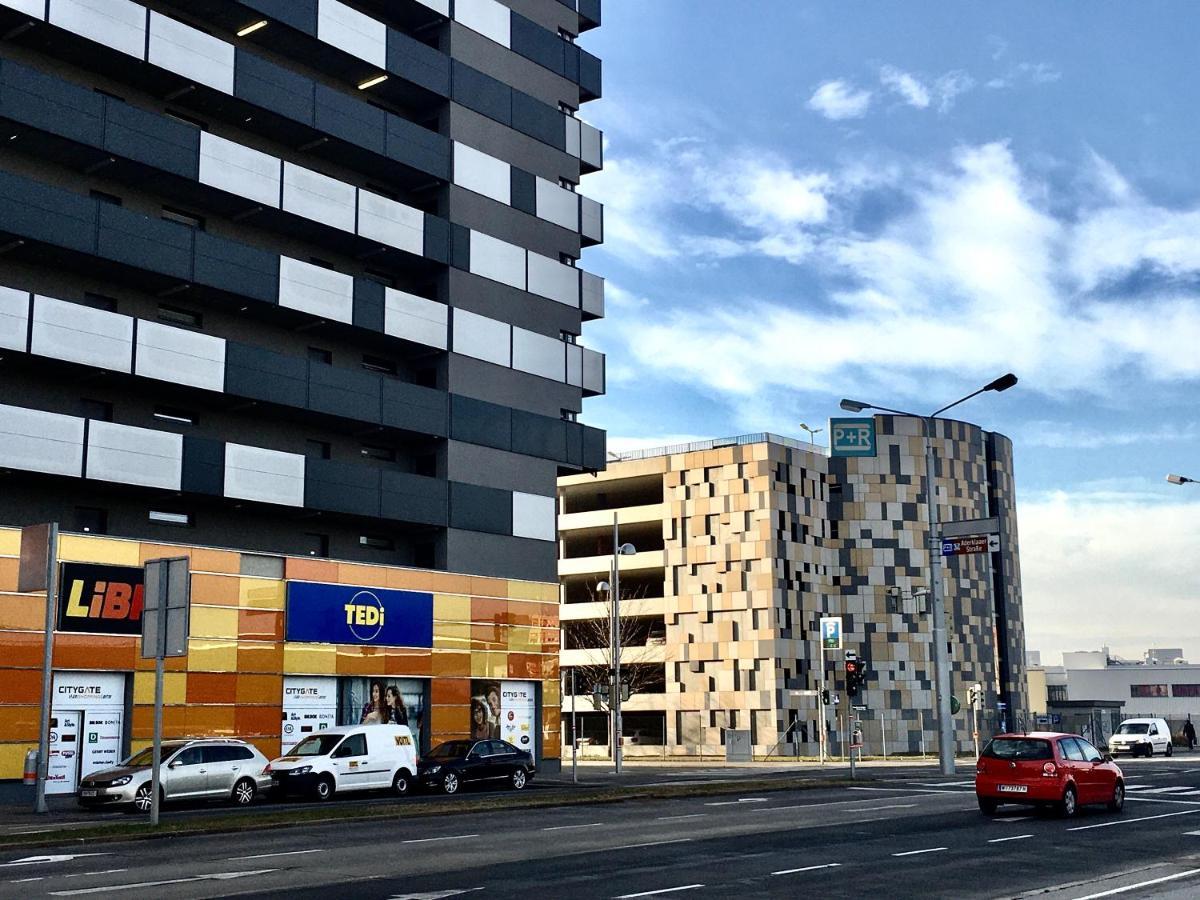2 Bedroom Apartment Next To Metro U1 And Garage Parking Wien Exterior foto