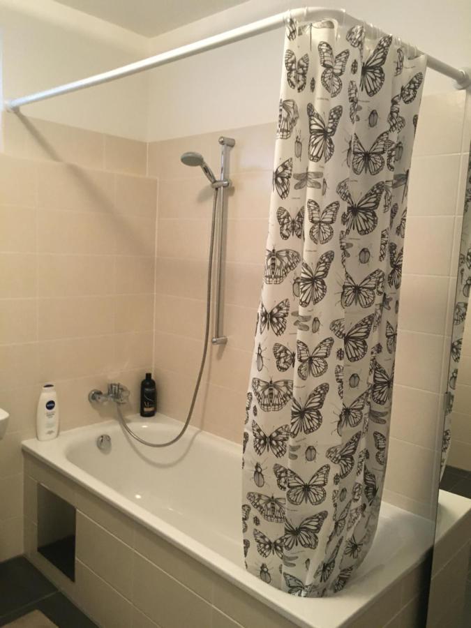 2 Bedroom Apartment Next To Metro U1 And Garage Parking Wien Exterior foto